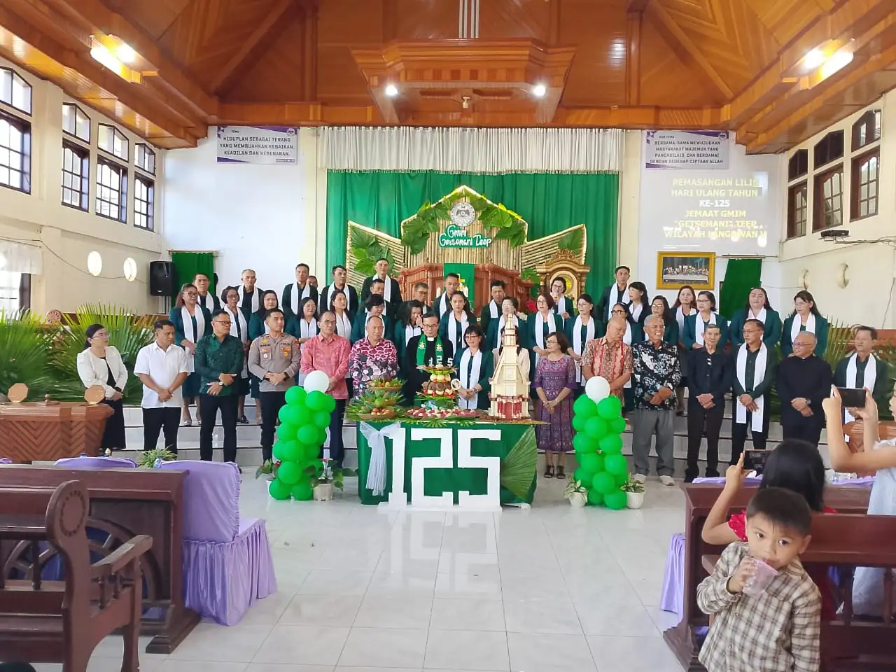125 TAHUN BERTAHAN: KETIKA POLISI DAN PENDETA BERSATU DI ALTAR GMIM GETSEMANI TEEP